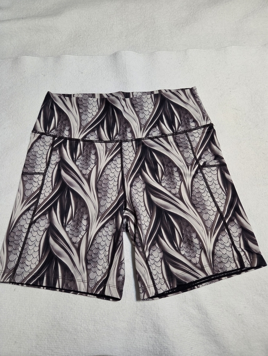 Constantly Varied Gear Pants - Constantly Varied Gear High-Waist Women’s Workout Shorts. Sz L